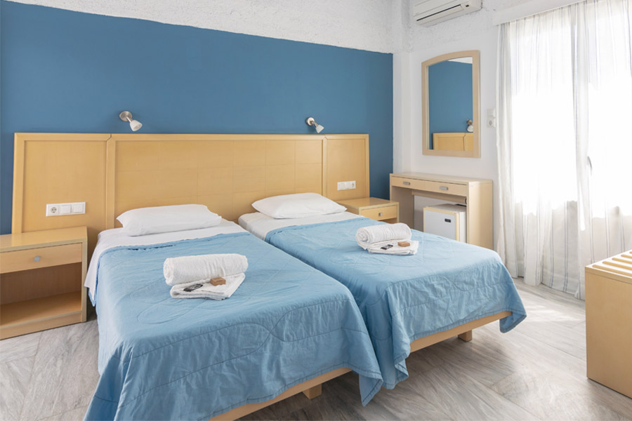 Dreibettzimmer mit Balkon